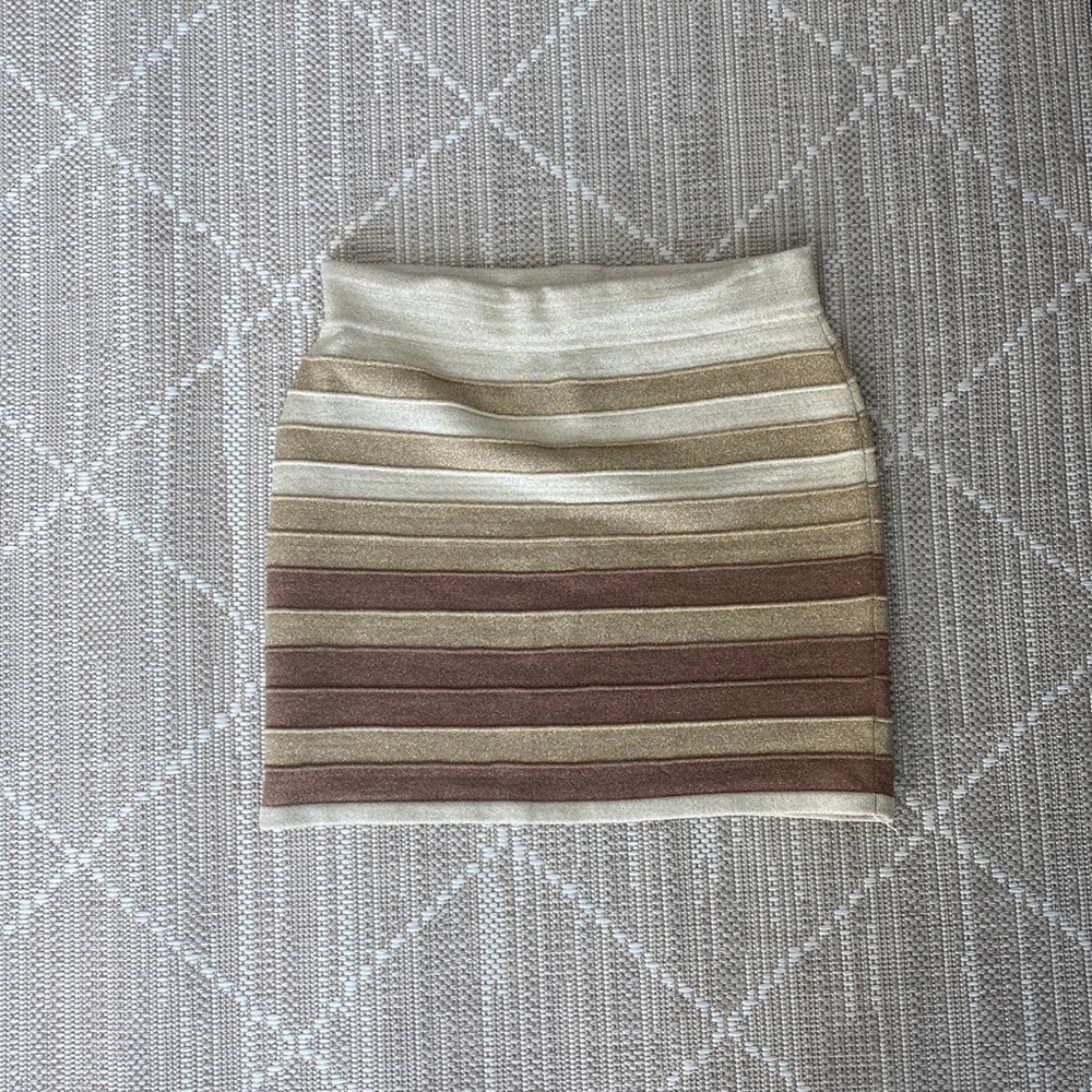 Gold/shinny skirt